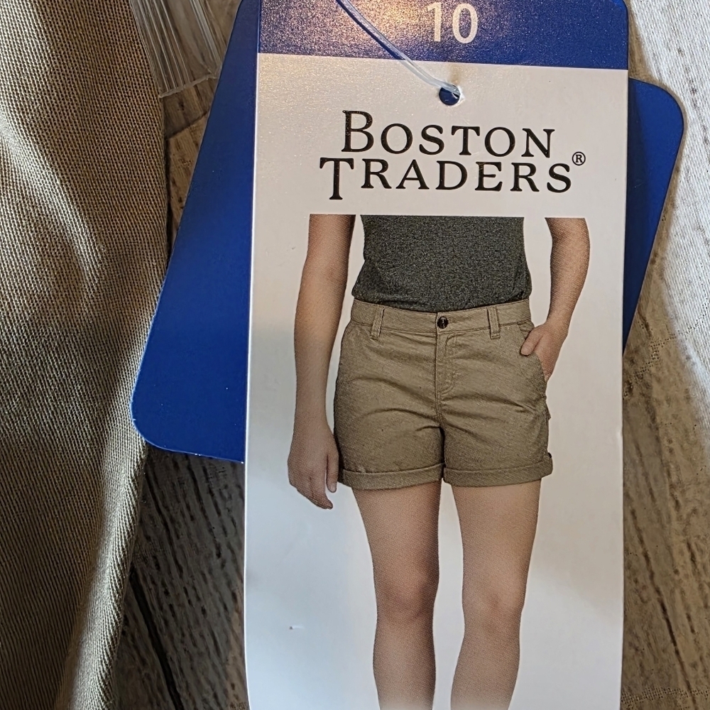 Boston Traders Women's Size 10 Tan Casual Shorts Roll Tab New w/ Tags - Picture 9 of 12
